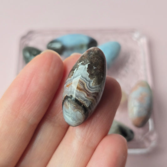 Mini Sangria Lace Agate Shiva Lingam