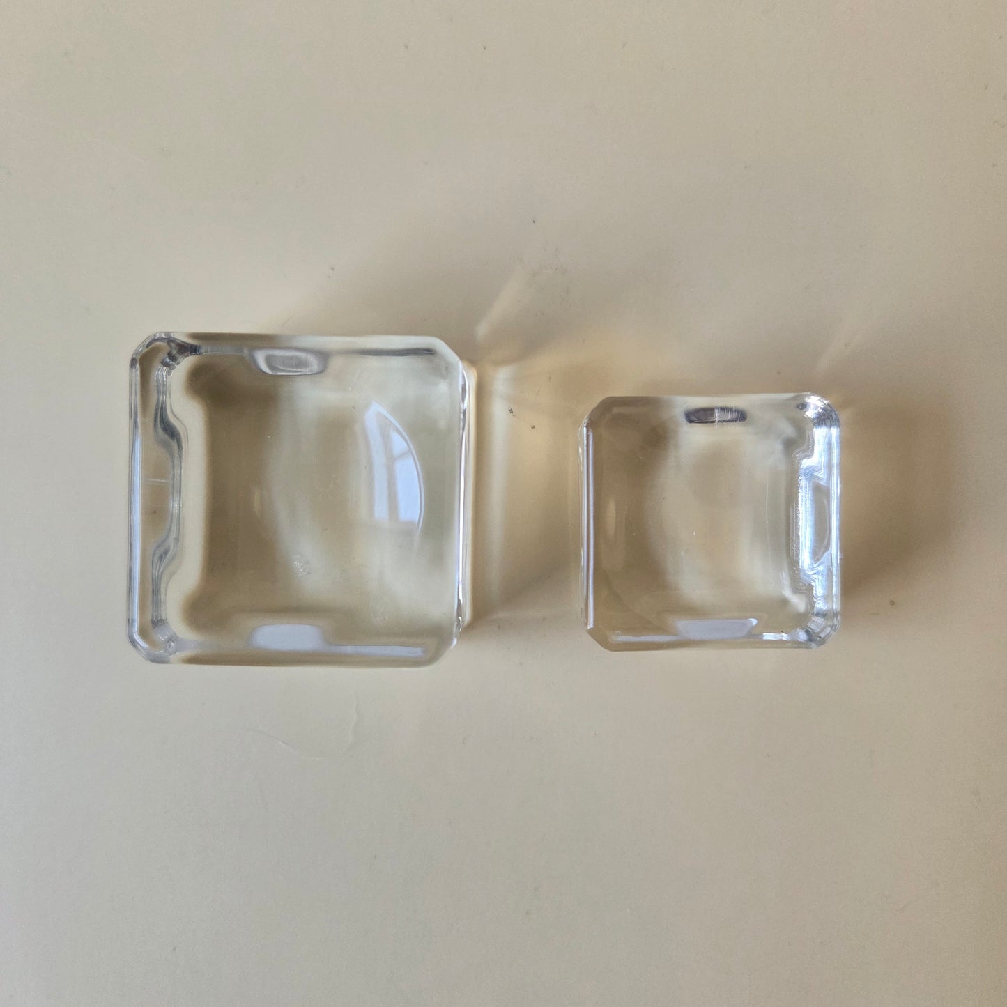 Clear Sphere Stand