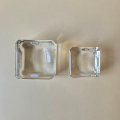 Clear Sphere Stand